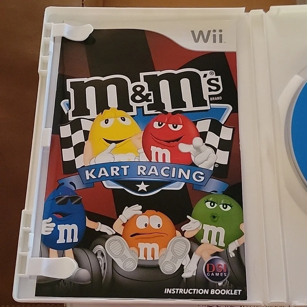 M&M Kart Racing - Wii Game No Visable Stratches Original Case & Paper Inserts